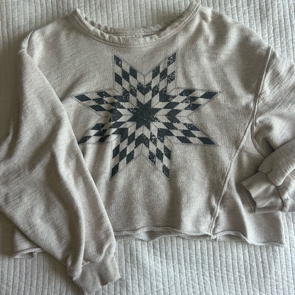 Universal Thread Geometric Patterned Sweatshirt - Picture 1 of 4